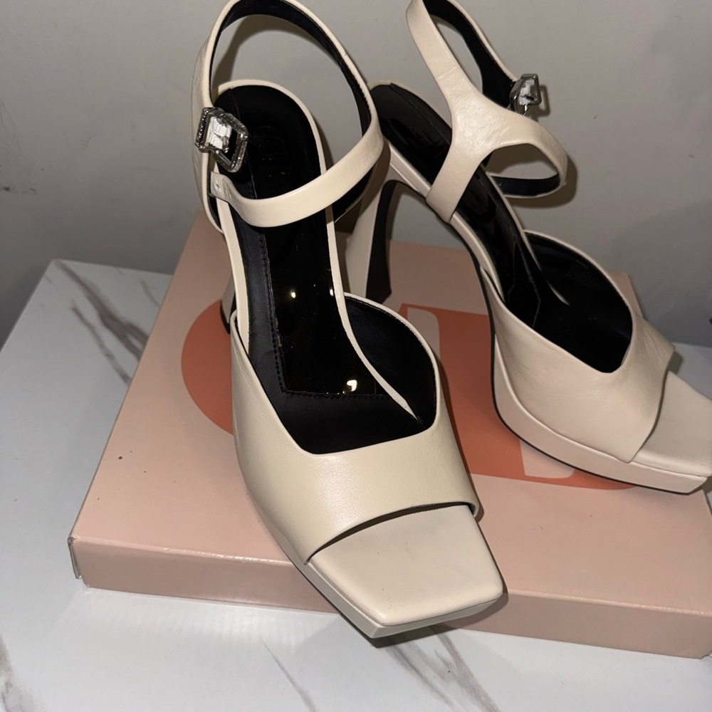 Gianni Bini Platform Flared High Heel Sandals